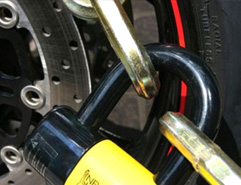 UK Police Offers Discounted Bike Chains and Padlocks to Curb Theft